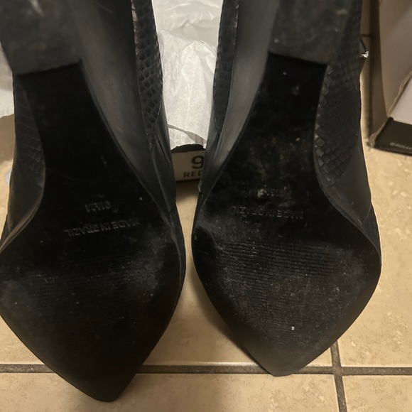 NIB Steve Madden Black Textured Heeled Wedges - size 10 - Picture 4 of 5